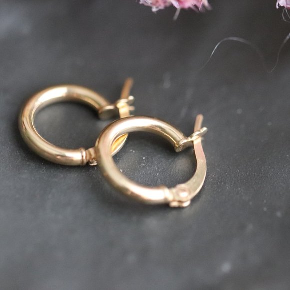 10K Solid Yellow Gold "the Simple Things - tube" earrings - Picture 3 of 6